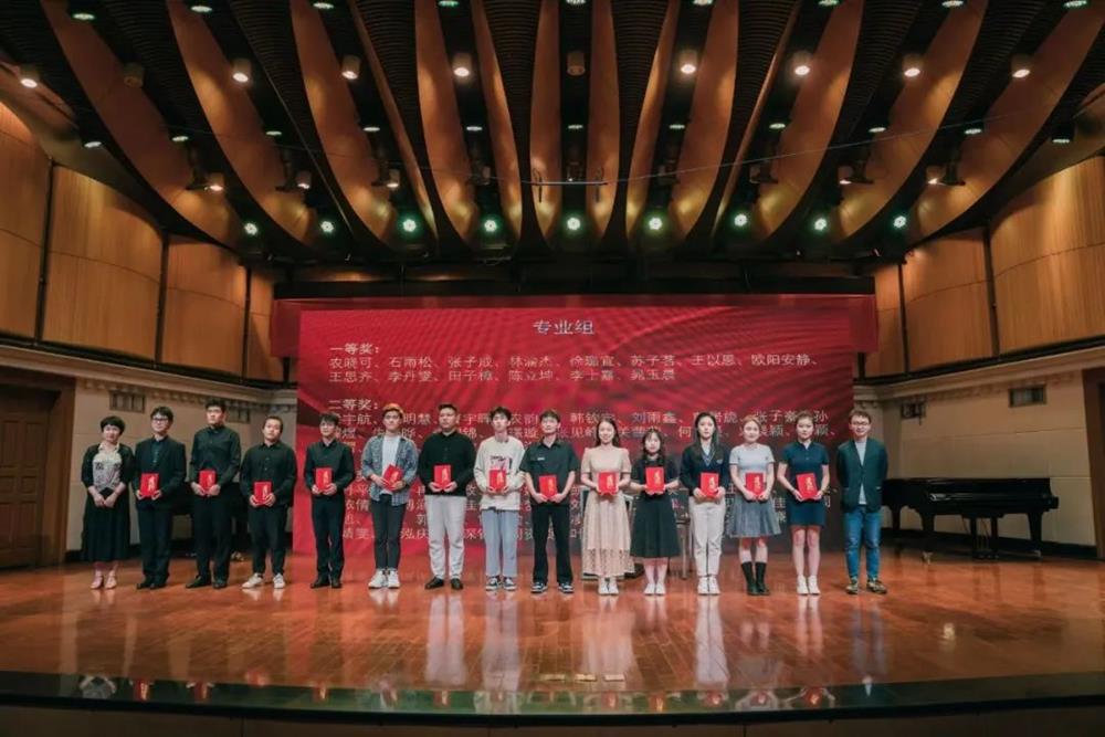 4da9884611bc4ba6963581570e841d5f.jpg 4da9884611bc4ba6963581570e841d5f.jpg